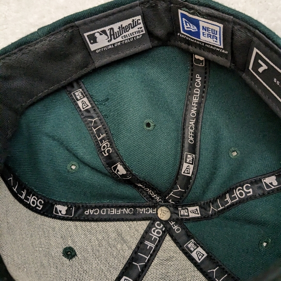 NWT. Authentic 59Fifty baseball cap OAKLAND As. Looks like it's been signed. - Picture 15 of 15